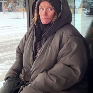 I gave my coat to a homeless woman; three years later, she returned with a gray case and a smile