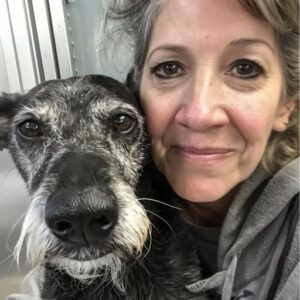 I ADOPTED THE OLDEST SHELTER DOG WITH ONLY A MONTH TO LIVE – MY HUSBAND GAVE ME AN ULTIMATUM, “ME OR THE DOG”