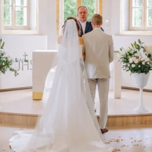 I Noticed Something Odd About the Bride at My Best Friend’s Wedding – When I Lifted Her Dress, Everyone Was Left in Shock I Noticed Something Odd About the Bride at My Best Friend’s Wedding – When I Lifted Her Dress, Everyone Was Left in Shock