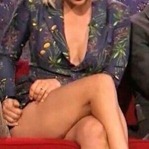 Kaley Cuoco in a moment that left everyone speechless – look closely! Watch Video in 1st comment⬇