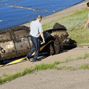 He Accidentally Found A Car At The Bottom Of The River And Called The Police. When They Arrived, The Police Were Horrified And Shocked