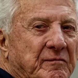 The Young Dreamer Who Became One of Hollywood’s Greatest Actors: See the Rare Photos! Источник: https://beaware.fun/the-young-dreamer-who-became-one-of-hollywoods-greatest-actors-see-the-rare-photos