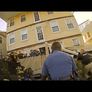 Balcony Gives Way, 22 People Suffer Injuries