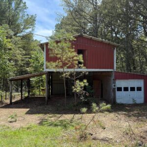 7 Acres – 7-Bedroom Home – Barn
