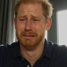 “King Charles Makes Urgent Call to Prince William After Devastating News About Prince Harry in the U.S.”