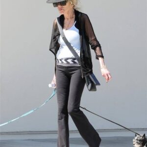 Iconic 70s actress sparks strong reactions after walking her dogs