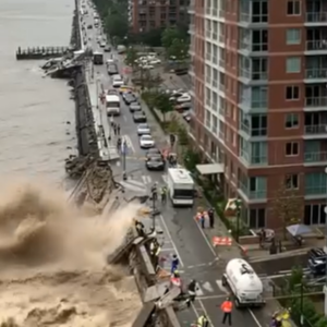 Catastrophic Flooding Causes Riverbank Structures to Collapse, Threatening Lives