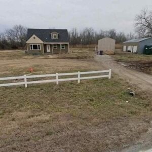 Spacious 4-Bedroom Home with Acreage and Garage in Augusta, Kansas