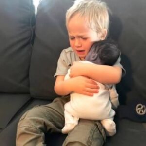 A Family Mourned Their Stillborn Baby — Until a Piercing Cry in His Brother’s Arms Changed Everything
