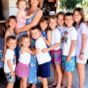 I Raised My Fiancé’s 10 Children After He Abandoned Us—30 Years Later, His Attorney Knocked on My Door